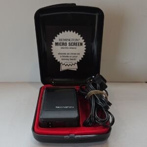 Vintage 70's Remington Electric Shaver Model 6MF1